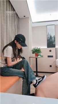 【调教视频】【芸芸大人】脏鞋原味白袜蹂躏踩 bf56954