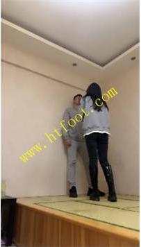 TL37521 诗酒趁年华】车模池池拳打踩踏60分钟【画质一般】
