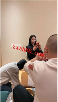 TLZB26281苏御大人-生活化伺候吃脚皮烟灰口痰圣水舔鞋底60分