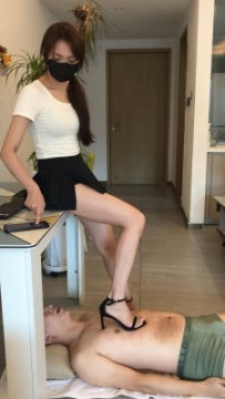 【素人S】新人泡芙妹妹首部高跟虐乳 YC-241006-3