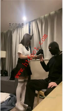 TL26089 MICO兔】白袜运动鞋调教老shi27分钟