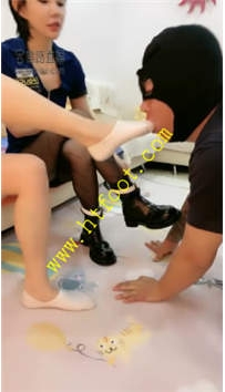 TL23779 欣妍】闺蜜暴打贱狗喝双S圣水35分钟