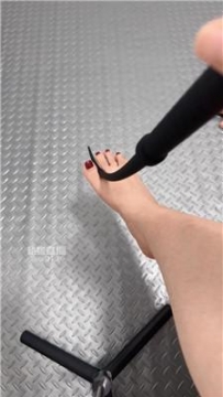 【调教视频】【小妈主】玉足脚喂酸奶 JS251003-4