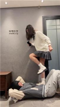 【调教视频】【狗哥】洛丽塔S-皮鞋白袜脚踩虐 bf51023