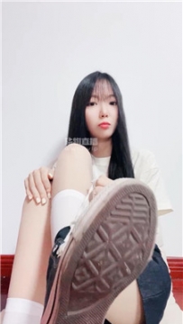 【第一视角】【女神mio】白袜匡威肉丝    250810-18