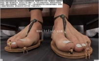 30064  主人的巨大臭脚底板就是虫子的天空  数量：80P
