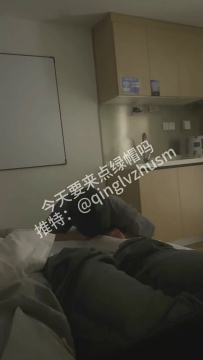 【大连情侣主】最新调教绿帽口舌伺奉主人爱爱16分