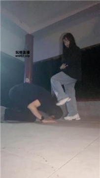 【调教视频】【黑兔】学生妹校园户外虐老师奴 bf52546