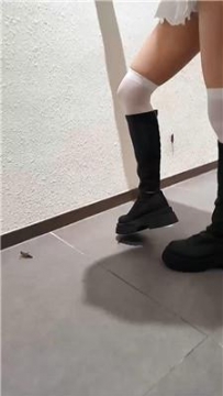 【调教视频】【萝莉收割机】踩虫子-刑具固定虐【完整版】  JS251205-54