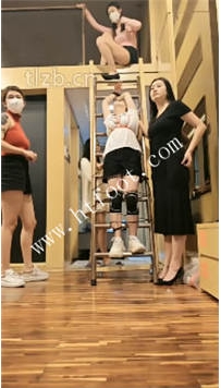 NNTL42144 月炎】4S-吊绑母畜-强制暴力凌辱20分钟